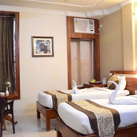 Hotel Eden Roc Bhubaneswar Esterno foto