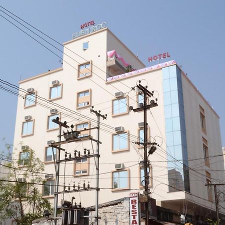 Hotel Eden Roc Bhubaneswar Esterno foto