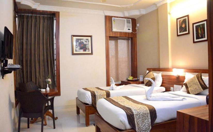 Hotel Eden Roc Bhubaneswar Esterno foto