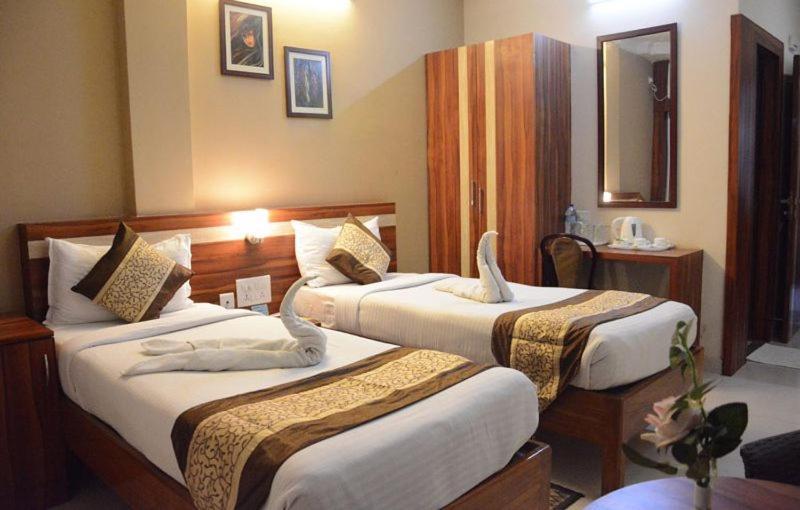 Hotel Eden Roc Bhubaneswar Esterno foto
