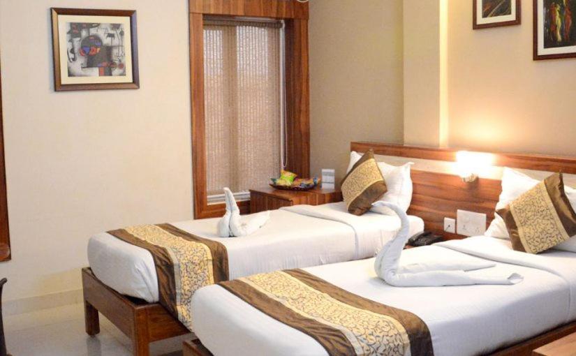 Hotel Eden Roc Bhubaneswar Esterno foto